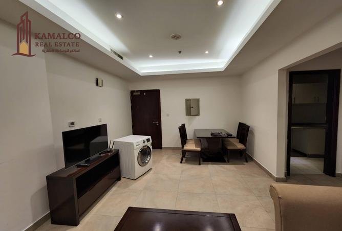 932843 - Property Image 2