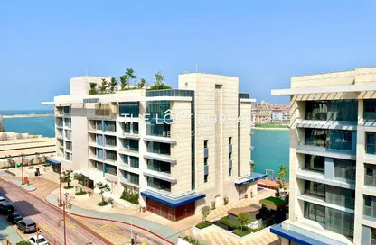 Apartment - 2 Bedrooms - 4 Bathrooms for rent in Gewan Island - The Pearl Island - Doha