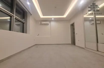 Apartment - 2 Bedrooms - 3 Bathrooms for rent in Al Nasr Street - Al Nasr - Doha