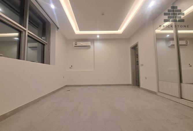 895338 - Property Main Image