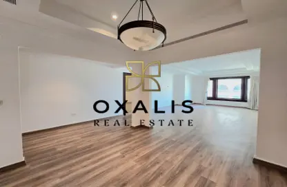 Apartment - 1 Bedroom - 2 Bathrooms for rent in West Porto Drive - Porto Arabia - The Pearl Island - Doha