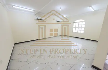 Villa - 5 Bedrooms - 4 Bathrooms for rent in Ain Khaled Villas - Ain Khaled - Doha