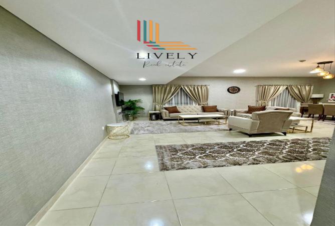 932196 - Property Image 2