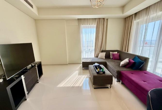 951802 - Property Image 2