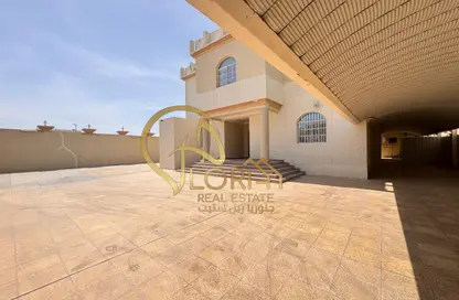 Villa - 6 Bedrooms - 7 Bathrooms for sale in Onaiza Street - Diplomatic Area - Doha