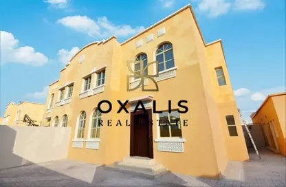 Apartment - 4 Bedrooms - 5 Bathrooms for rent in Umm Al Seneem Street - Ain Khaled - Doha