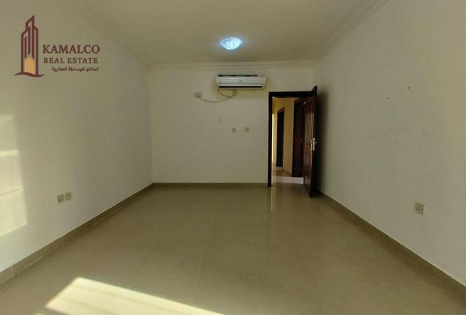 955425 - Property Image 3