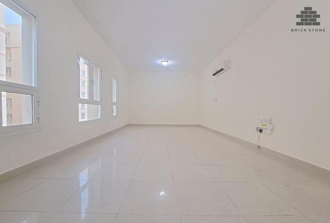 952109 - Property Main Image