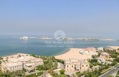 Apartment - 2 Bedrooms - 3 Bathrooms for rent in Floresta Gardens - The Pearl Island - Doha