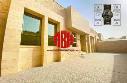 فيلا - 3 غرف نوم - 4 حمامات للايجار في شارع النعيجة - النعيجة - الدوحة