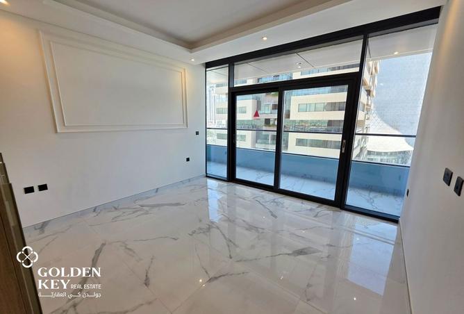 950002 - Property Image 2