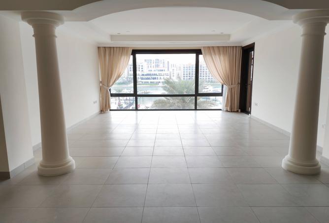 988307 - Property Image 2