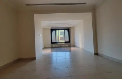 Apartment - 2 Bedrooms - 3 Bathrooms for rent in Tower 7 (Ferrari Tower) - Porto Arabia - The Pearl Island - Doha