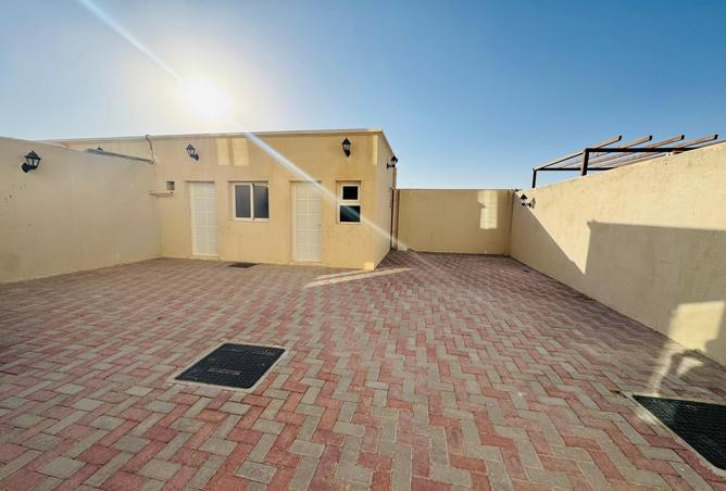 999284 - Property Image 2