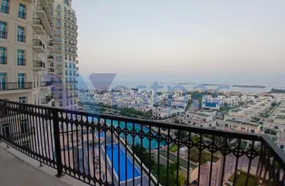 Apartment - 2 Bedrooms - 3 Bathrooms for rent in Floresta Gardens - Floresta Gardens - The Pearl Island - Doha