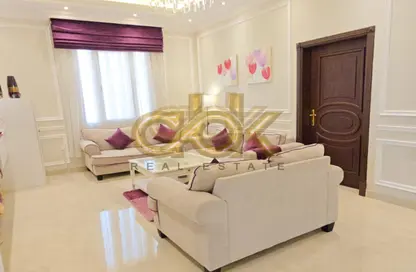 Villa - 6 Bedrooms - 7+ Bathrooms for sale in Al Dafna - Al Dafna - Doha