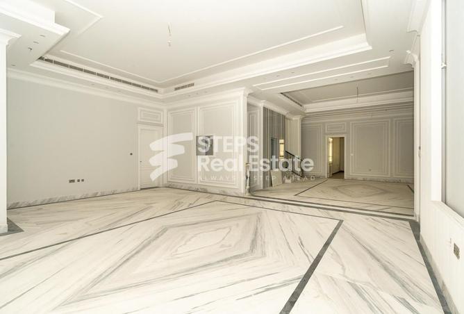 987067 - Property Image 2