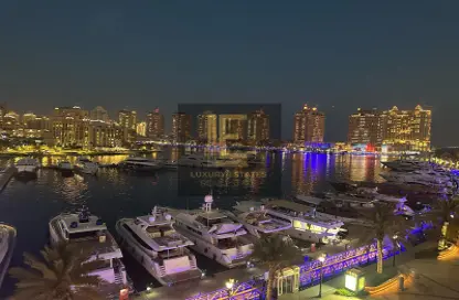 تاون هاوس - غرفة نوم - 2 حمامات للايجار في طريق بورتو الغربي - بورتو أرابيا - جزيرة اللؤلؤة - الدوحة