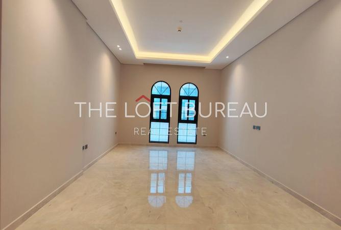 947215 - Property Image 3