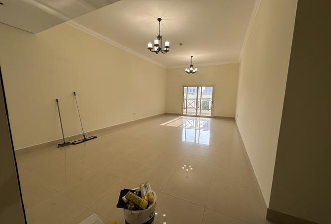 930429 - Property Image 2