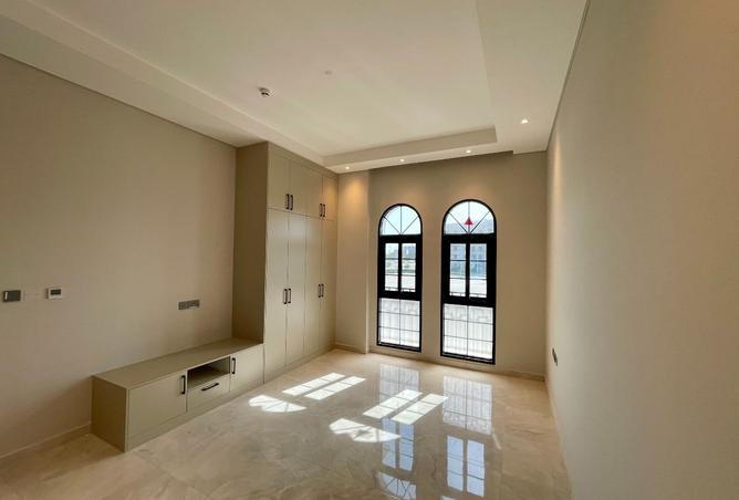 978707 - Property Image 2