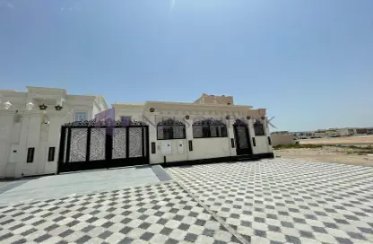 فيلا - 8 غرف نوم - 8 حمامات للبيع في الخيصة - أم صلال محمد