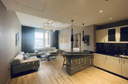 Apartment - 1 Bedroom - 2 Bathrooms for rent in Ramada Commercial Building - Al Rawabi Street - Al Muntazah - Doha