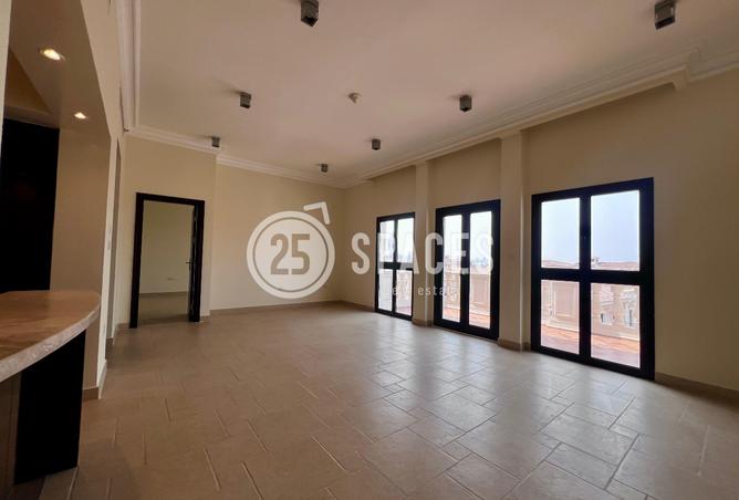 893350 - Property Image 2