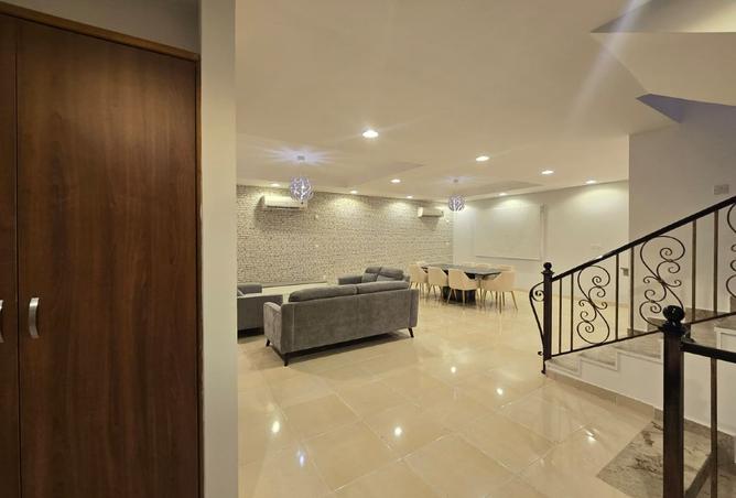 984912 - Property Image 3