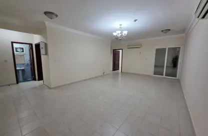 Apartment - 2 Bedrooms - 3 Bathrooms for rent in Hadramout Street - Doha Al Jadeed - Doha