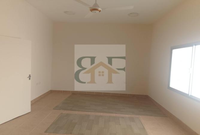 987609 - Property Image 2