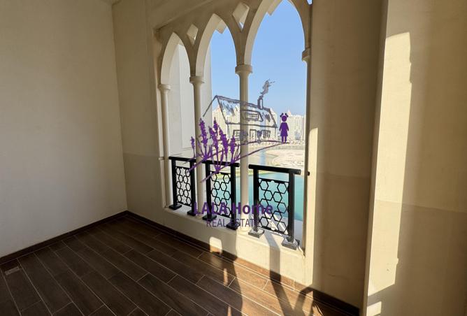 877837 - Property Image 3