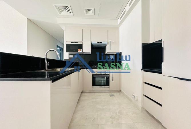 956117 - Property Image 2