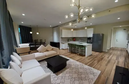 Apartment - 2 Bedrooms - 3 Bathrooms for rent in Floresta Gardens - Floresta Gardens - The Pearl Island - Doha