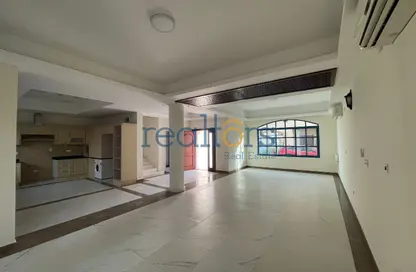 Villa - 3 Bedrooms - 4 Bathrooms for rent in Al Maamoura - Al Maamoura - Doha