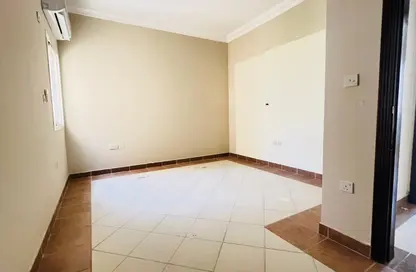 Compound - 4 Bedrooms - 2 Bathrooms for rent in Al Wakra - Al Wakra - Al Wakrah - Al Wakra