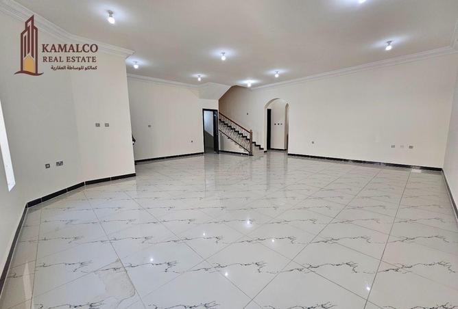 953689 - Property Image 2