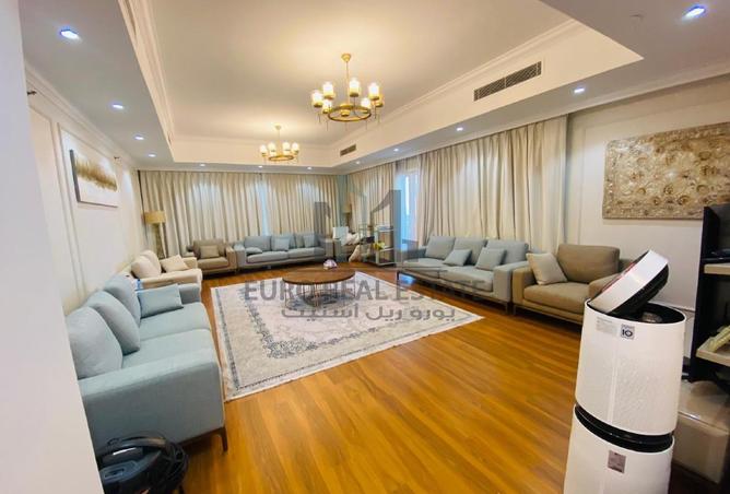 965914 - Property Image 3