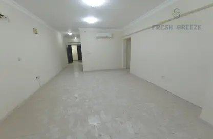 Empty Room image for: Apartment - 2 Bedrooms - 3 Bathrooms for rent in Najma - Doha, Image 1