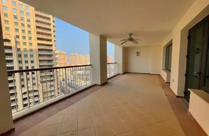 Apartment - 2 Bedrooms - 3 Bathrooms for rent in East Porto Drive - Porto Arabia - The Pearl Island - Doha
