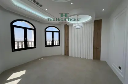 Villa - 5 Bedrooms - 5 Bathrooms for rent in Marina District - Lusail