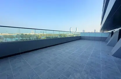 Apartment - 2 Bedrooms - 3 Bathrooms for sale in Marina Tower 02 - Marina District - Lusail