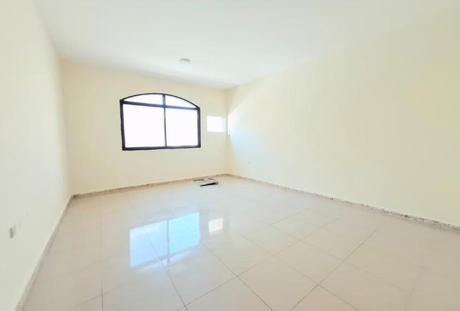 976681 - Property Image 2