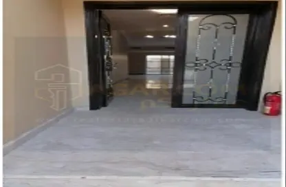 صورة لـ استقبال / بهو فيلا - 4 غرف نوم - 6 حمامات للايجار في شارع الوعب - الوعب - الدوحة ، صورة رقم 1
