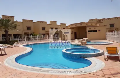 صورة لـ حوض سباحة فيلا - 3 غرف نوم - 4 حمامات للايجار في سلاطة الجديدة - سلاطة الجديدة - سلاطة - الدوحة ، صورة رقم 1