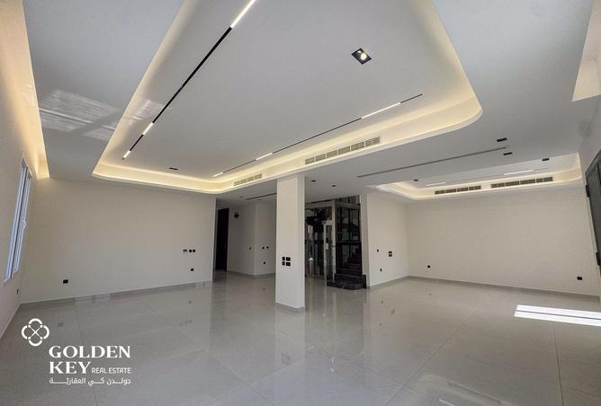 968145 - Property Image 2