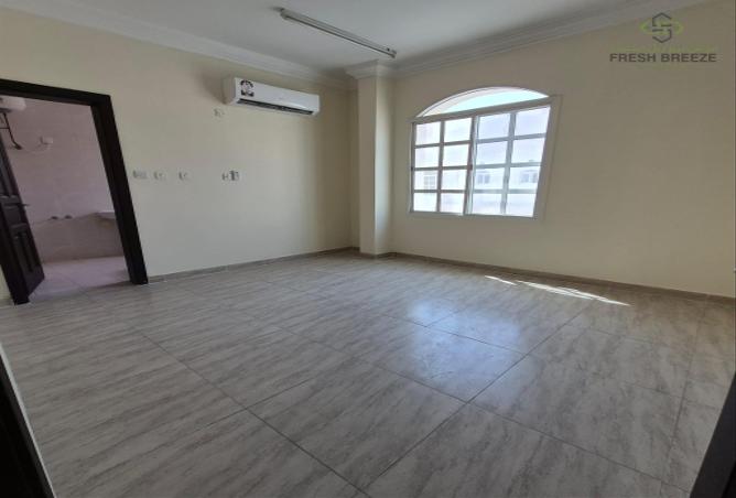 905056 - Property Image 2