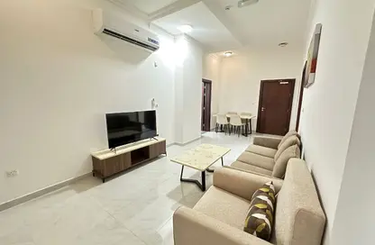 Apartment - 2 Bedrooms - 2 Bathrooms for rent in Les Roses Executive Apartments 3 - Al Mansoura - Doha