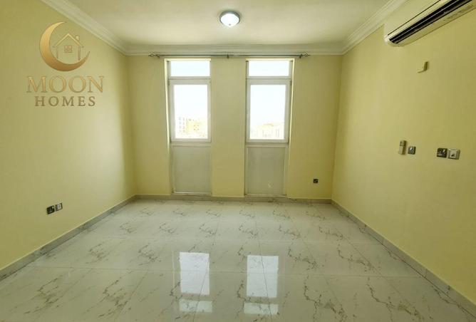 987669 - Property Image 3