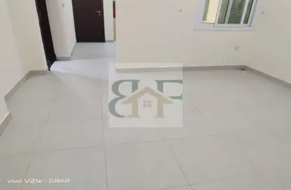 شقة - 1 حمام للايجار في منطقة مويثر - الدوحة شقة - 1 حمام للايجار في منطقة مويثر - الدوحة